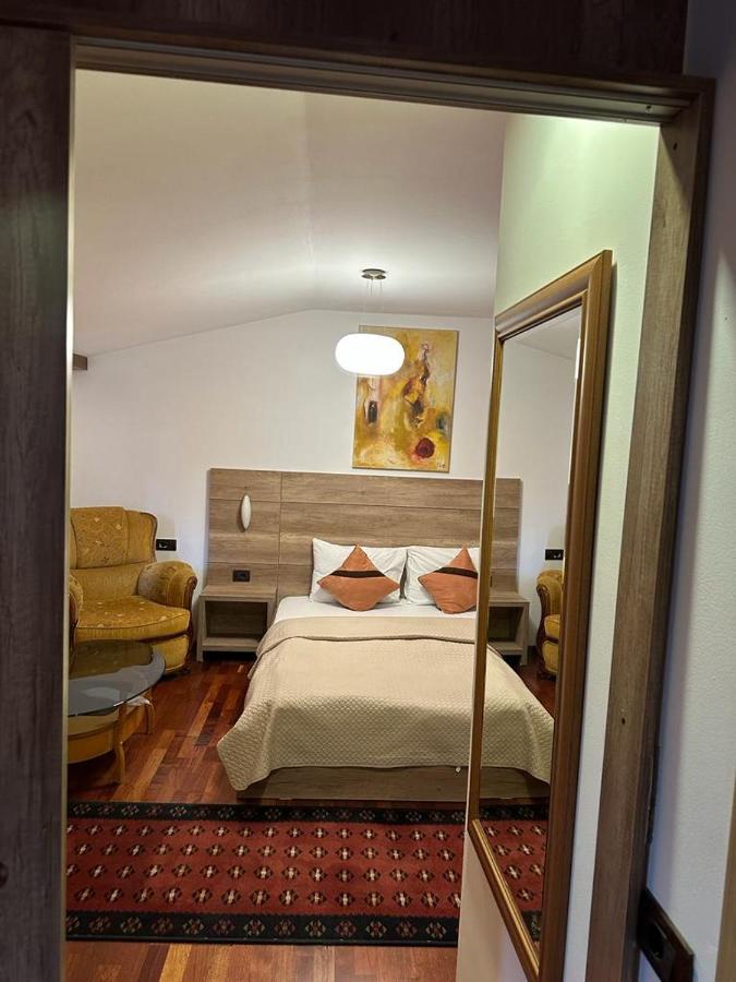 Apartments Prizreni Luaran gambar