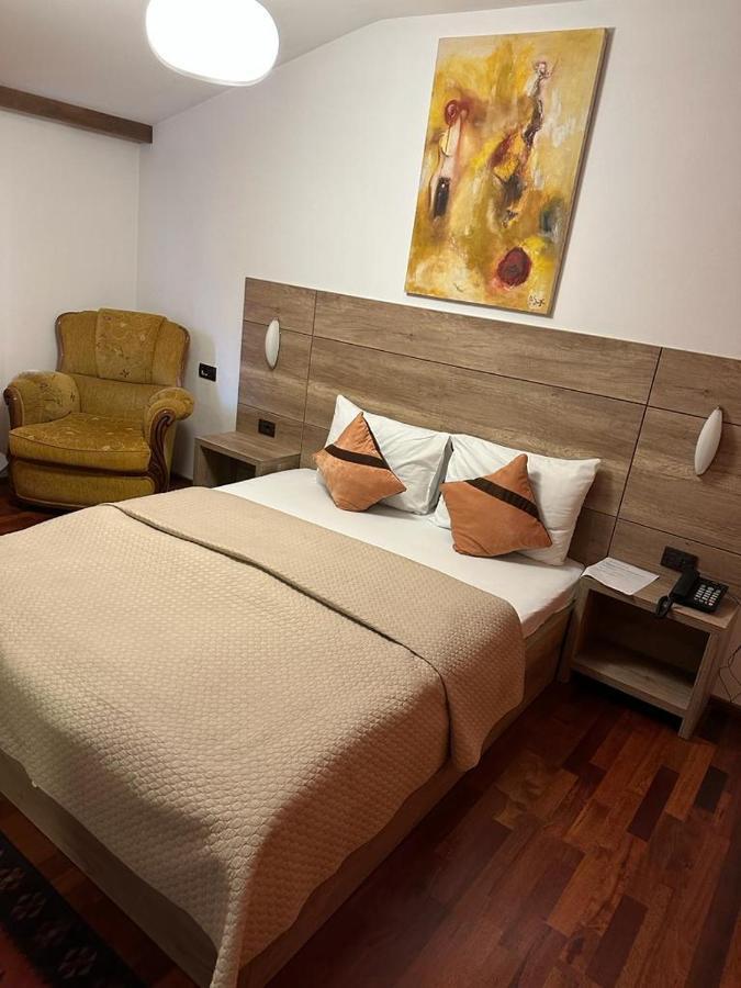 Apartments Prizreni Luaran gambar